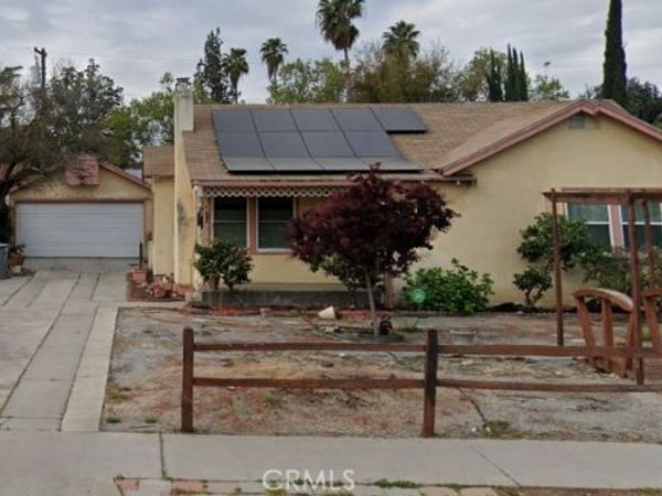 1946 E Clinton, Fresno, CA 93703