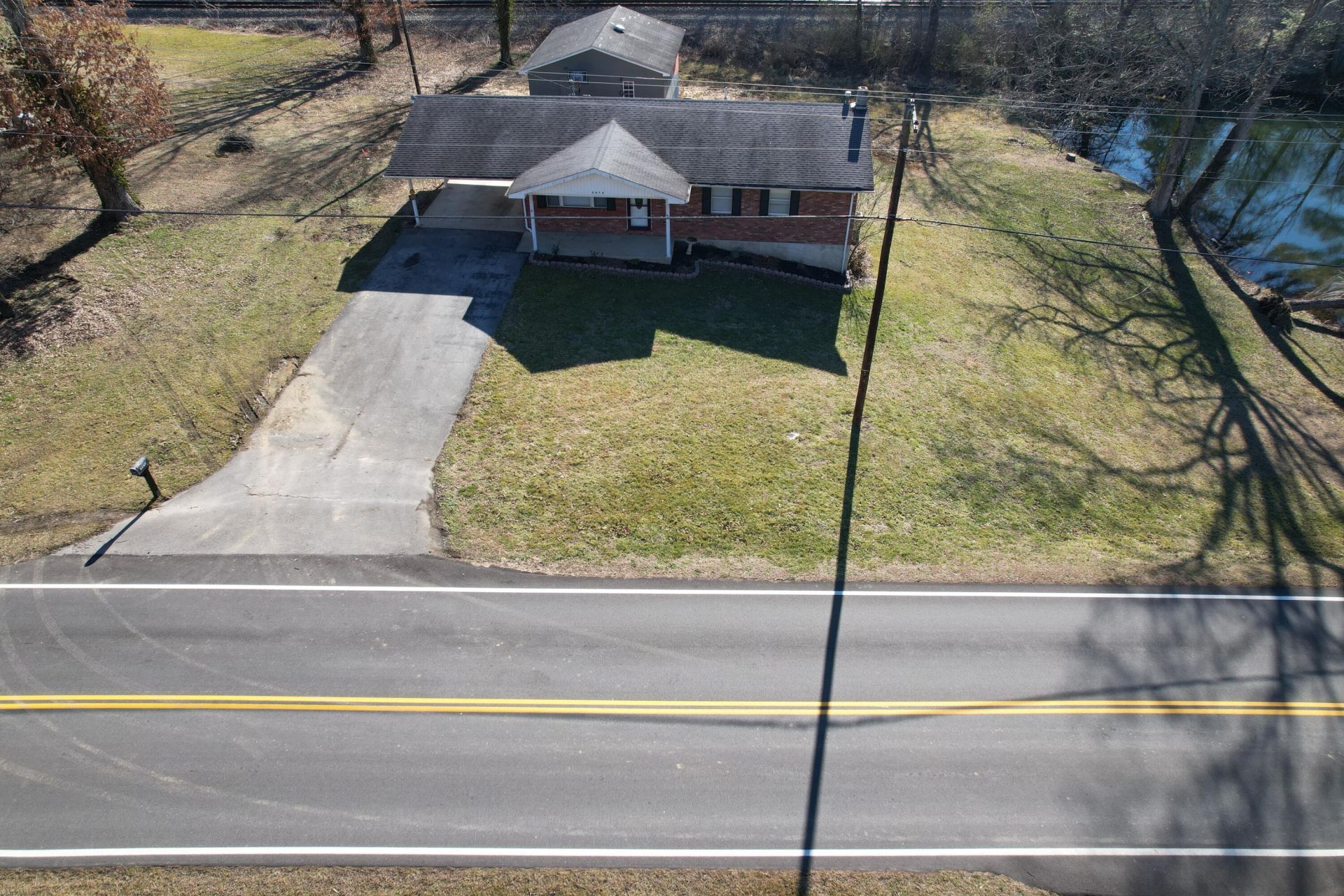 5676 State Highway 1651 , Pine Knot, KY 42635