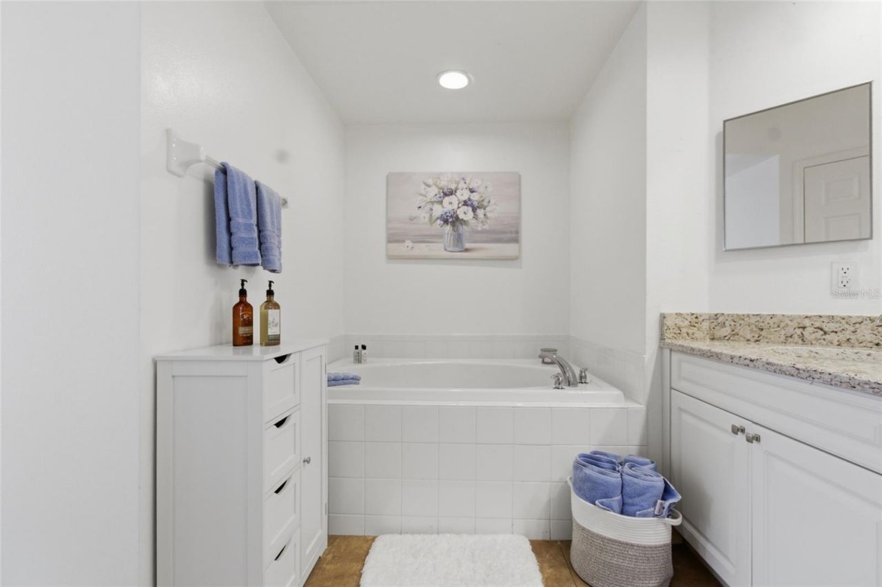 960 Starkey Road, Unit 3106, Largo, FL 33771 Photo
