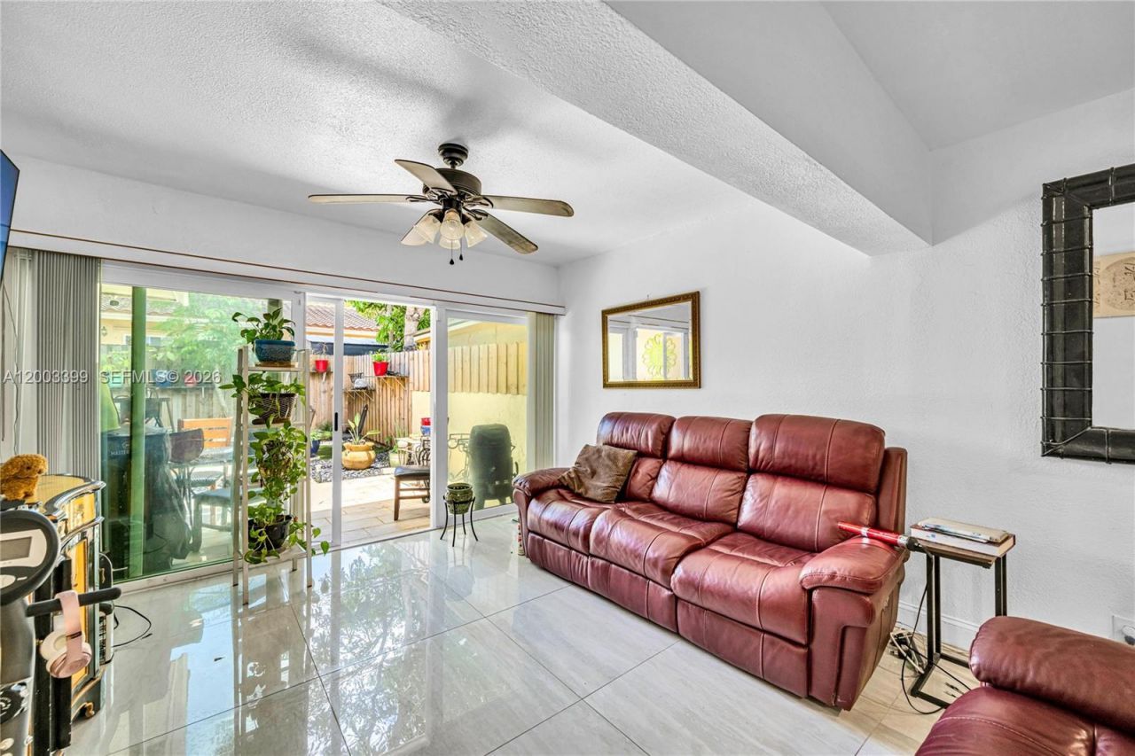 8135 NW 39th St , Coral Springs, FL 33065 Photo