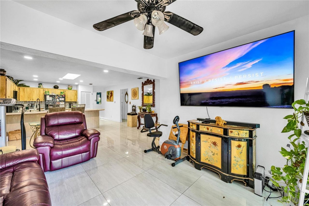 8135 NW 39th St , Coral Springs, FL 33065 Photo