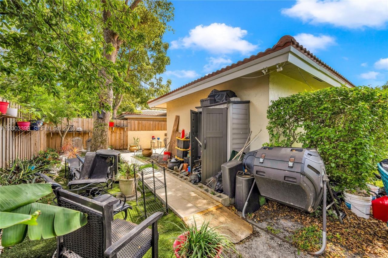 8135 NW 39th St , Coral Springs, FL 33065 Photo