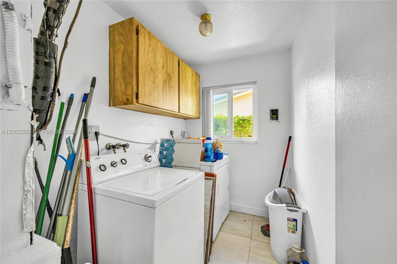 8135 NW 39th St , Coral Springs, FL 33065 Photo