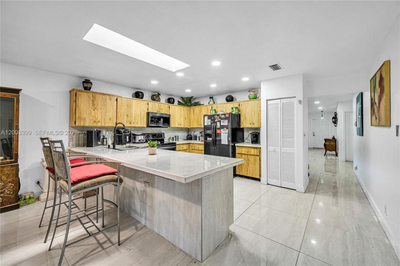 8135 NW 39th St , Coral Springs, FL 33065 Photo