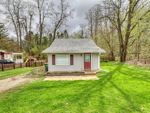 1006 Wilmot Ave, Twin Lakes, WI 53181