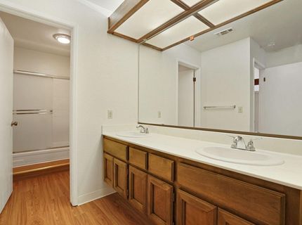 1443 W Swain Rd, Stockton, CA 95207 Photo