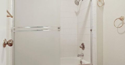 1443 W Swain Rd, Stockton, CA 95207 Photo