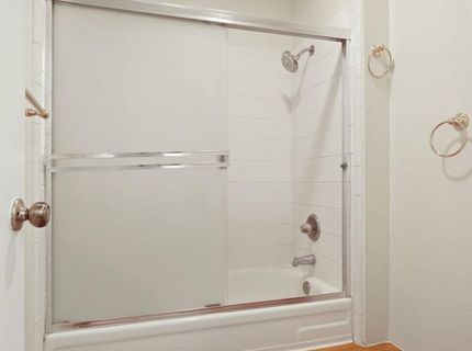 1443 W Swain Rd, Stockton, CA 95207 Photo