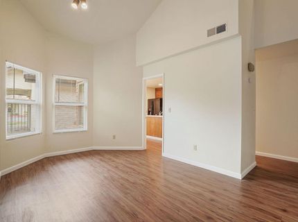 1443 W Swain Rd, Stockton, CA 95207 Photo