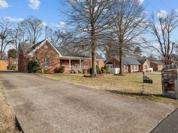 659 Davis Dr, Gallatin, TN 37066