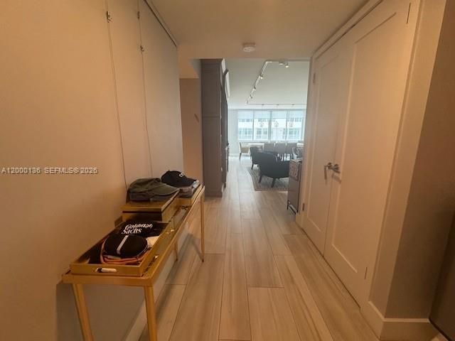 5401 Collins Ave , Unit 208, Miami Beach, FL 33140 Photo