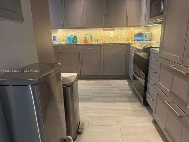 5401 Collins Ave , Unit 208, Miami Beach, FL 33140 Photo