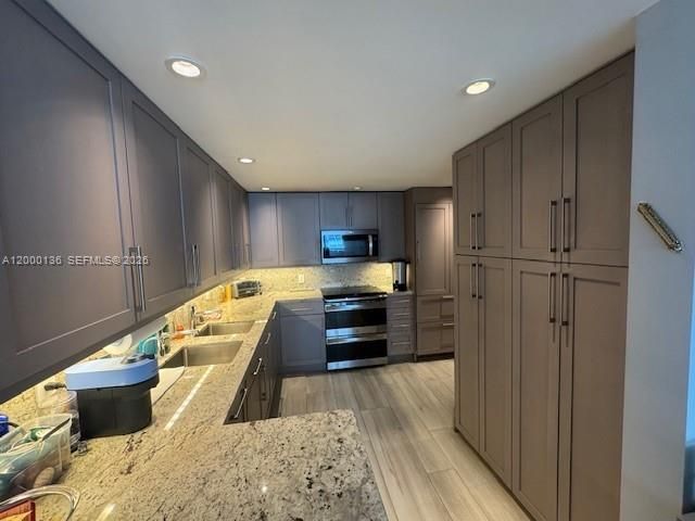 5401 Collins Ave , Unit 208, Miami Beach, FL 33140 Photo