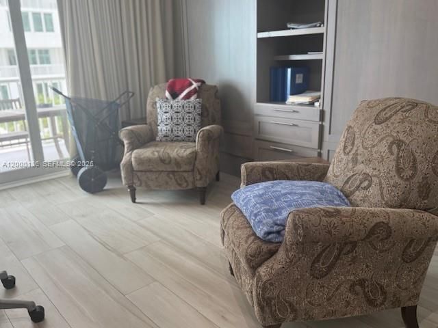 5401 Collins Ave , Unit 208, Miami Beach, FL 33140 Photo