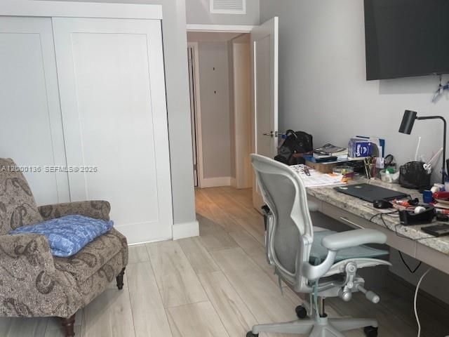 5401 Collins Ave , Unit 208, Miami Beach, FL 33140 Photo