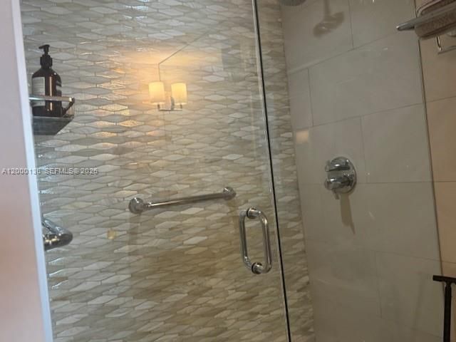 5401 Collins Ave , Unit 208, Miami Beach, FL 33140 Photo