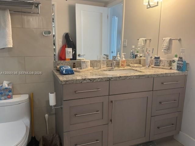 5401 Collins Ave , Unit 208, Miami Beach, FL 33140 Photo
