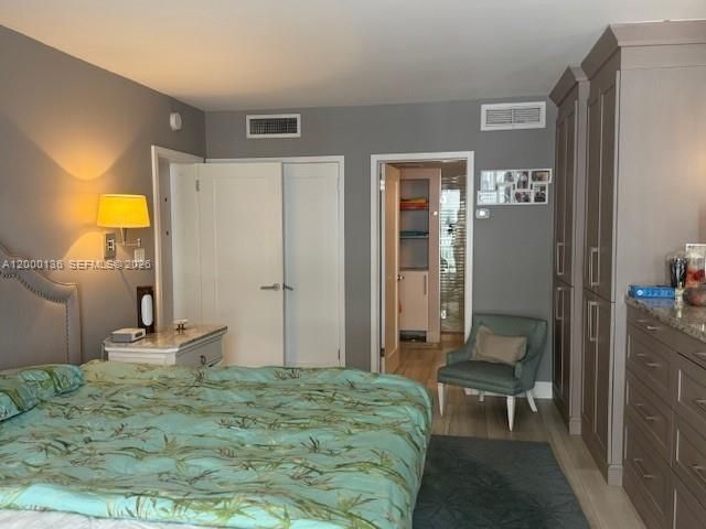 5401 Collins Ave , Unit 208, Miami Beach, FL 33140 Photo