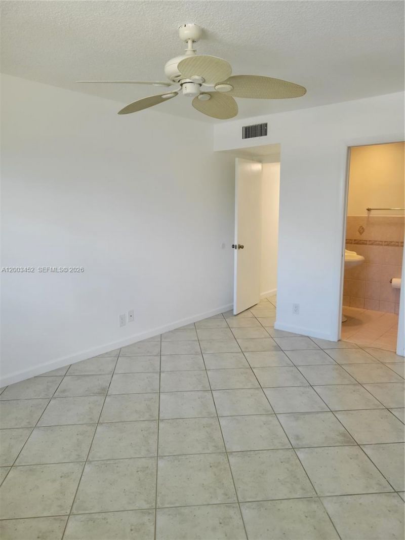 1821 NE 40th Ct , Unit 302, Pompano Beach, FL 33064 Photo