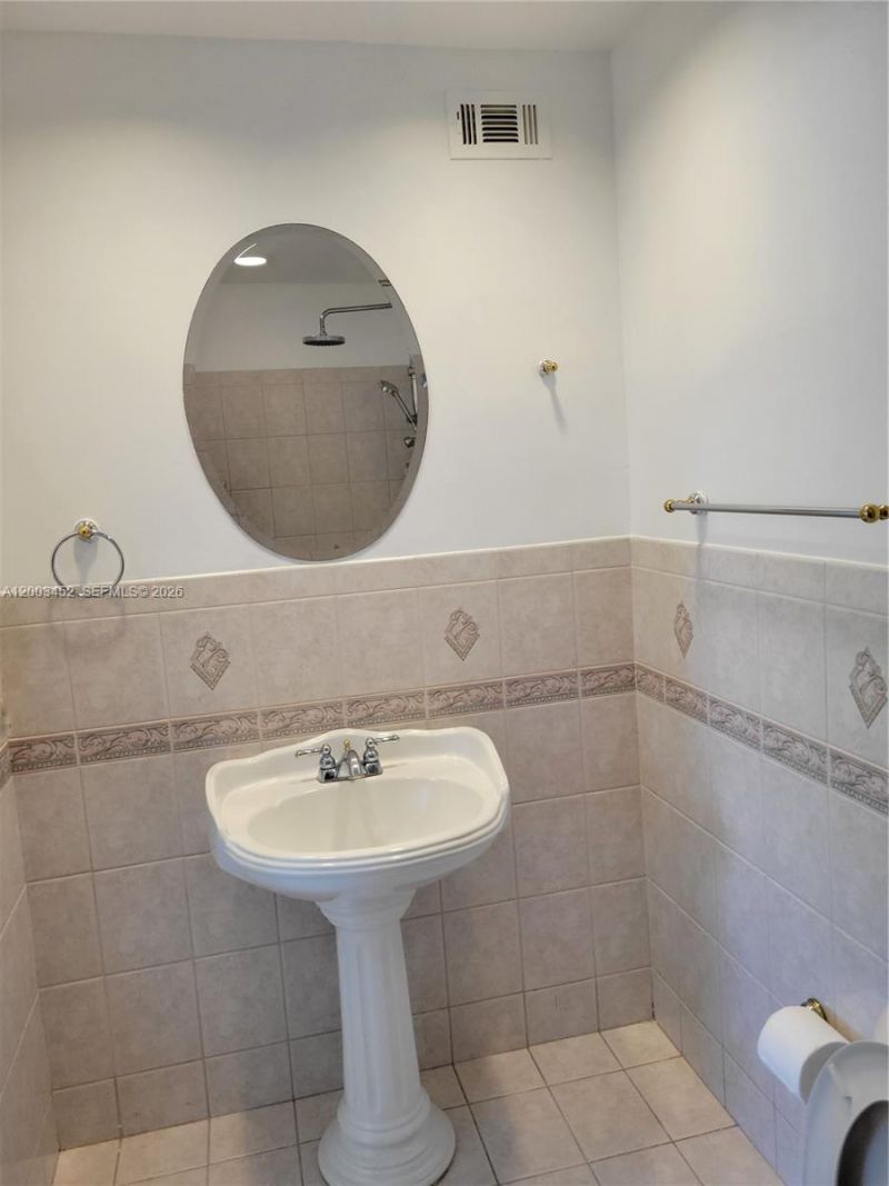 1821 NE 40th Ct , Unit 302, Pompano Beach, FL 33064 Photo