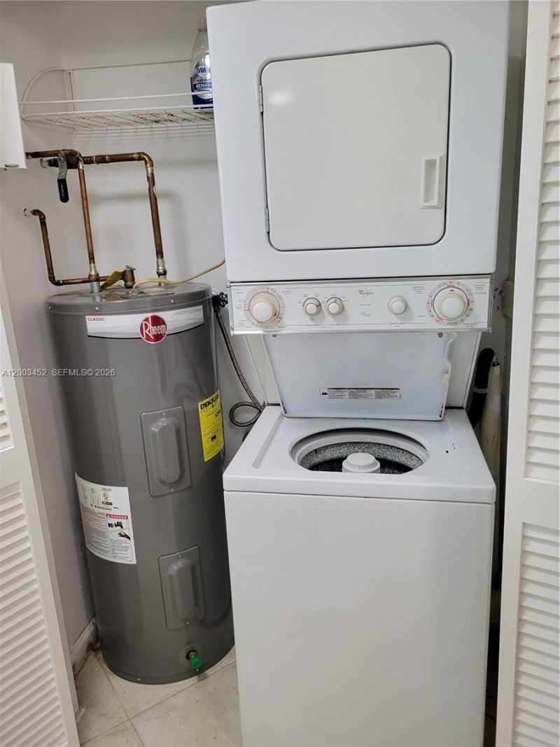 1821 NE 40th Ct , Unit 302, Pompano Beach, FL 33064 Photo