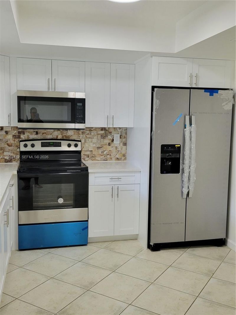 1821 NE 40th Ct , Unit 302, Pompano Beach, FL 33064 Photo