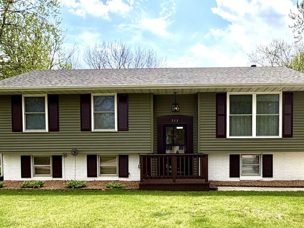 715 Cheyenne Drive , Lowell, IN 46356