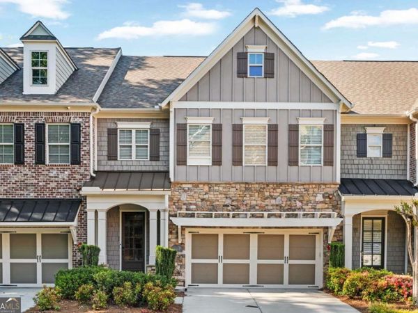 910 Acadiana Drive, Sandy Springs, GA 30328