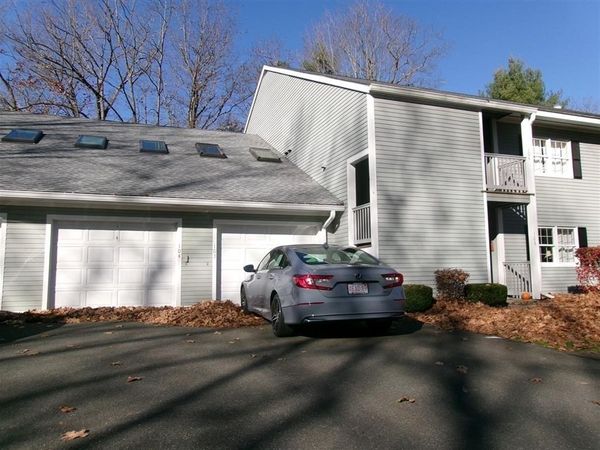 306 Country Side Rd, Unit 306, Greenfield, MA 01301