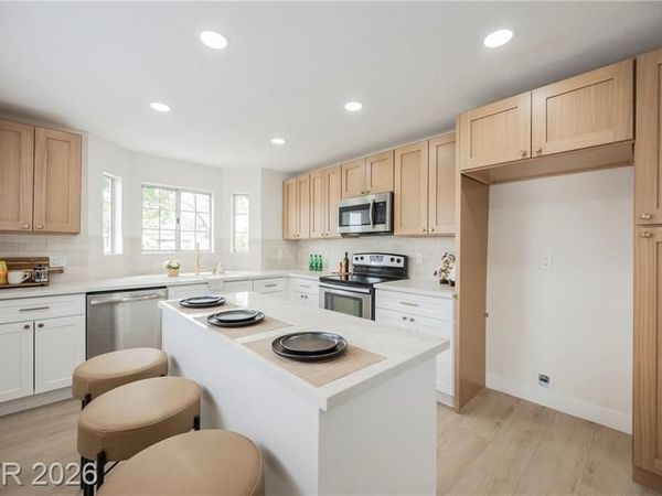 2701 Riley Oaks Court , Las Vegas, NV 89108