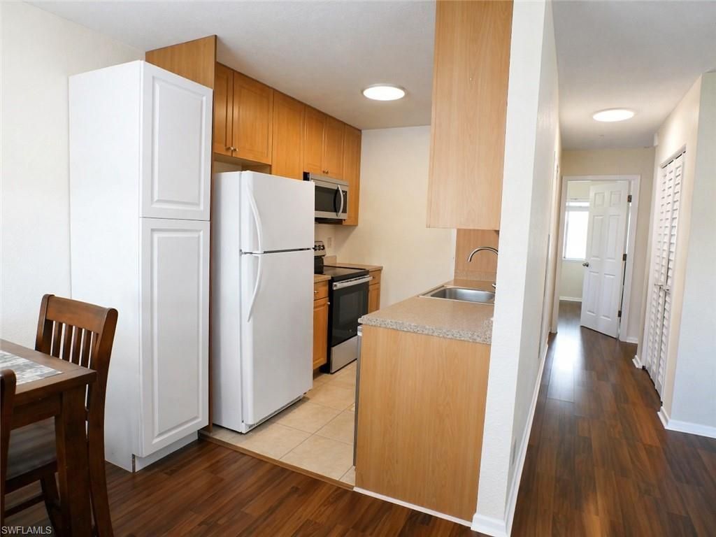 4615 Bayshore Dr, Unit E8, Naples, FL 34112 Photo