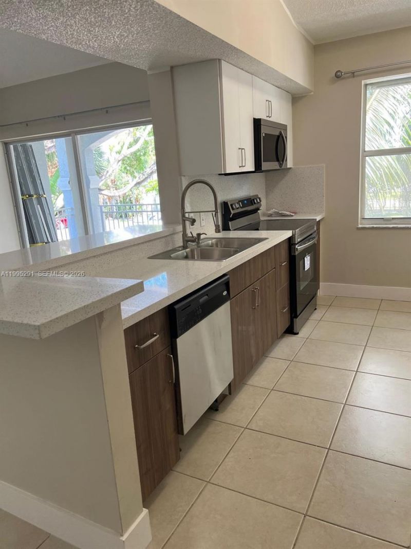 9645 NW 1st Ct , Unit 1-209, Pembroke Pines, FL 33024 Photo