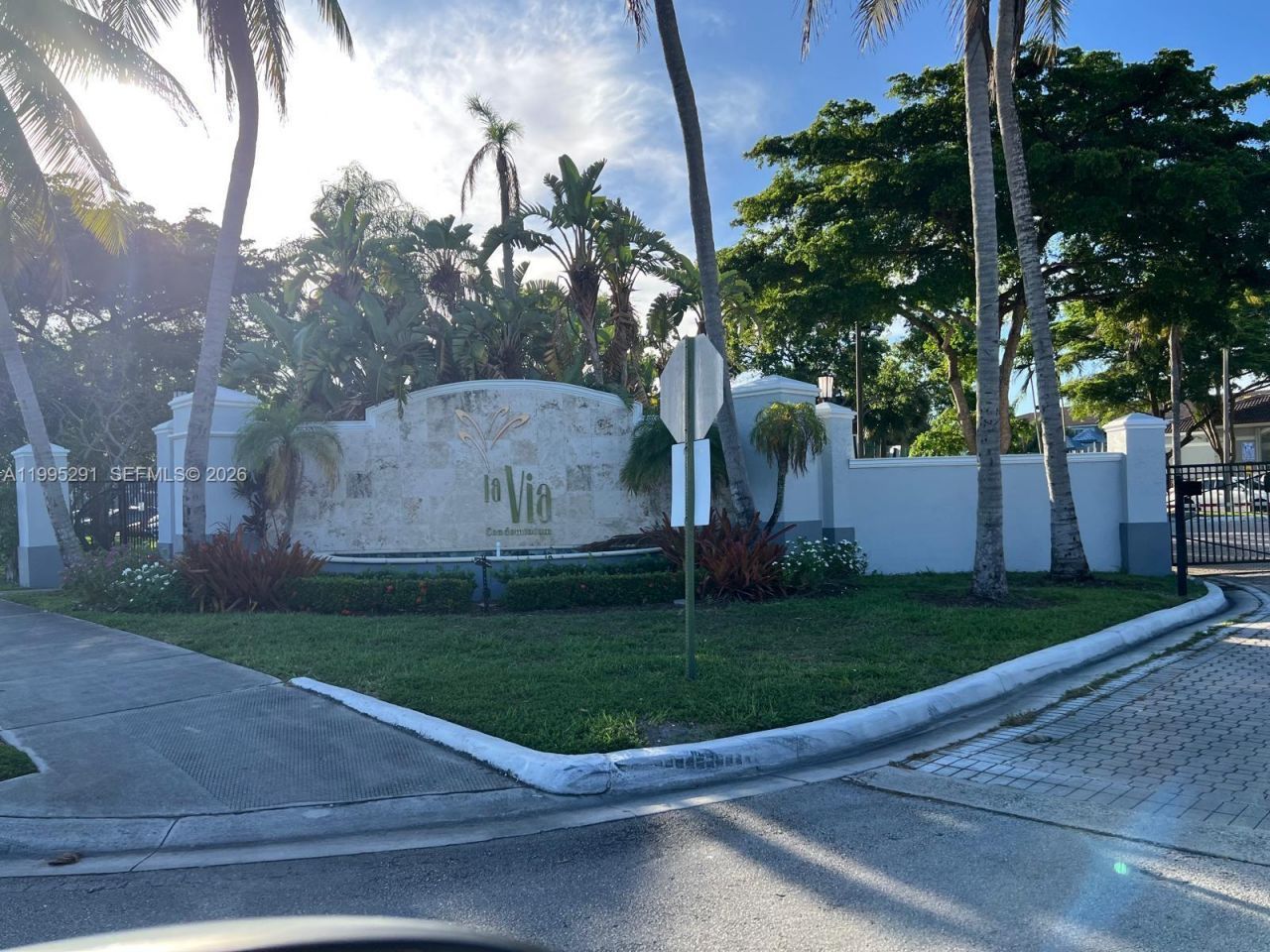 9645 NW 1st Ct , Unit 1-209, Pembroke Pines, FL 33024 Photo