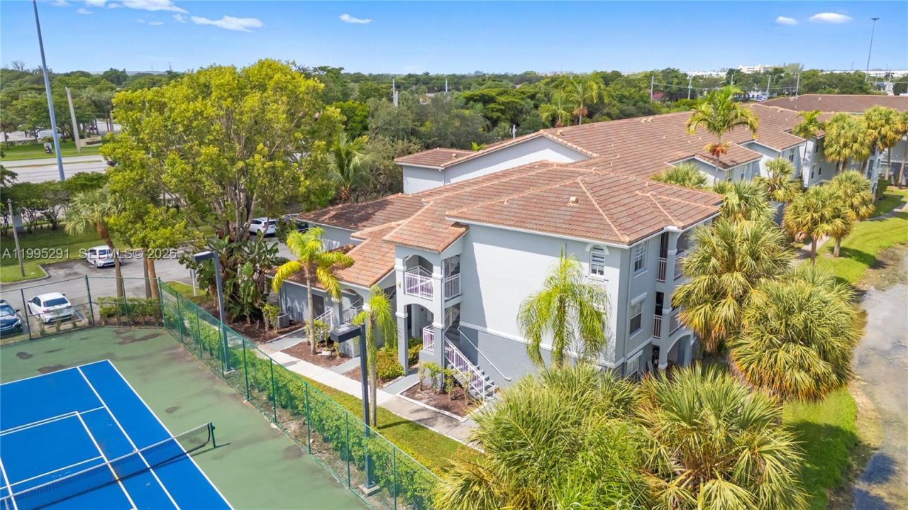 9645 NW 1st Ct , Unit 1-209, Pembroke Pines, FL 33024 Photo