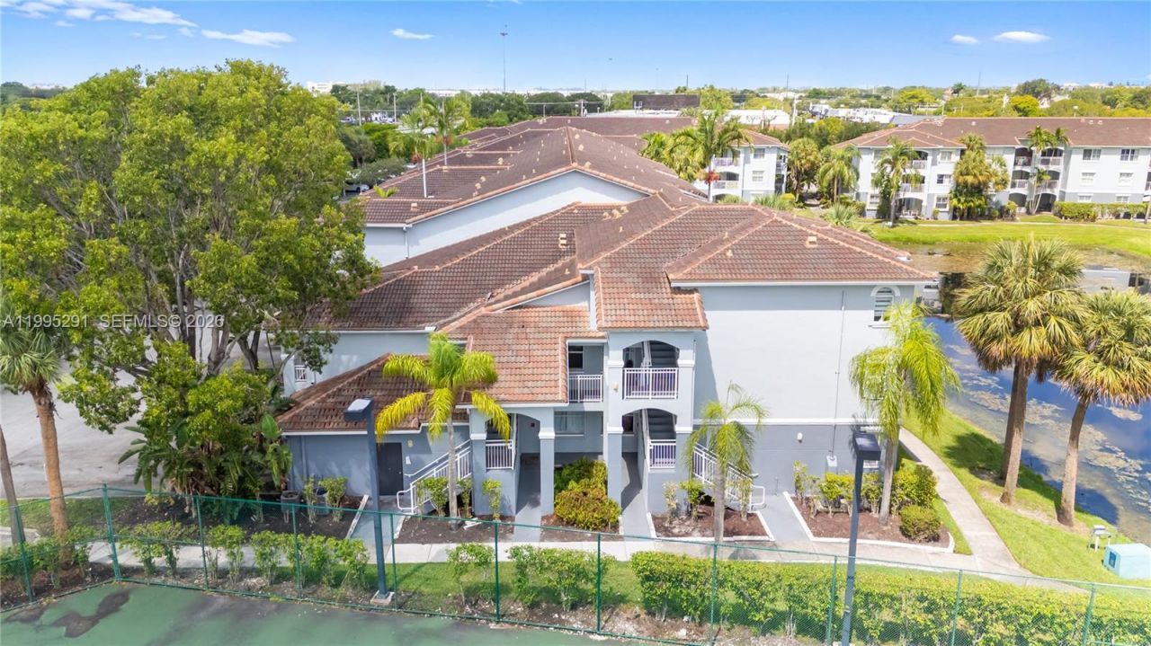 9645 NW 1st Ct , Unit 1-209, Pembroke Pines, FL 33024 Photo