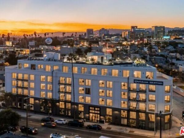 1221 Myra Avenue, Unit 302, Los Angeles, CA 90029