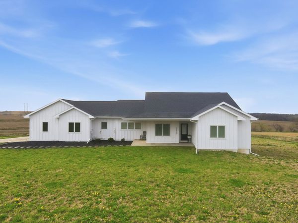 44963 PIONEER Trail, CARSON, IA 51525