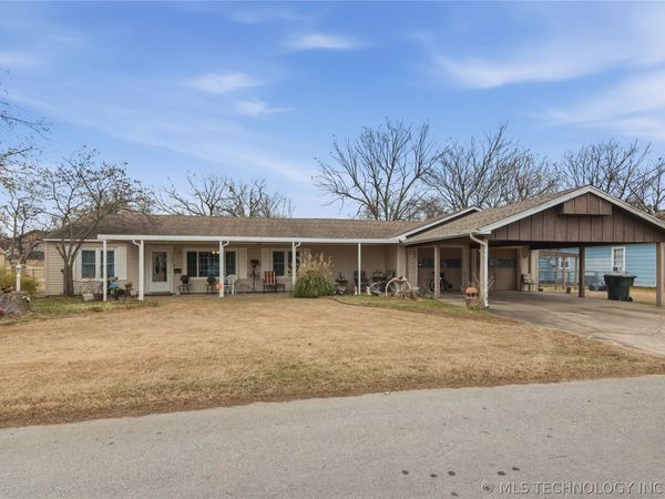 1323 Maple Street , Muskogee, OK 74403