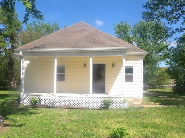 316 N Hickory Street, Garnett, KS 66032
