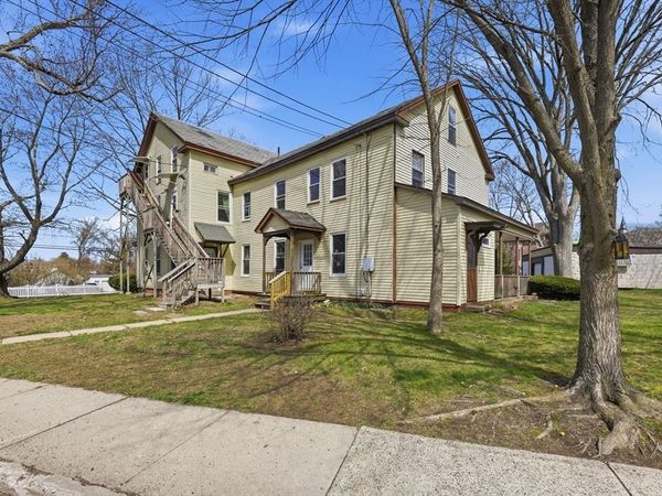 17 Adams St, Easthampton, MA 01027