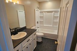 516 Wilmuth Circle  photo 4