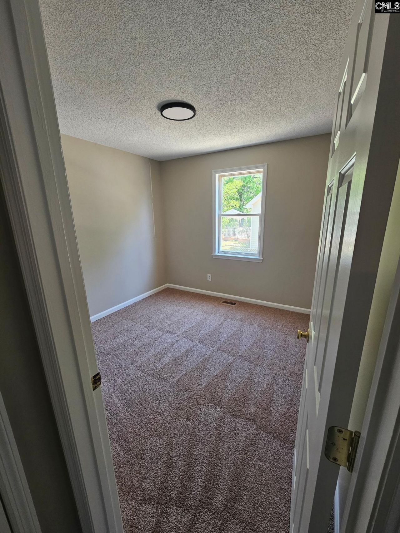 516 Wilmuth Circle  Photo 4