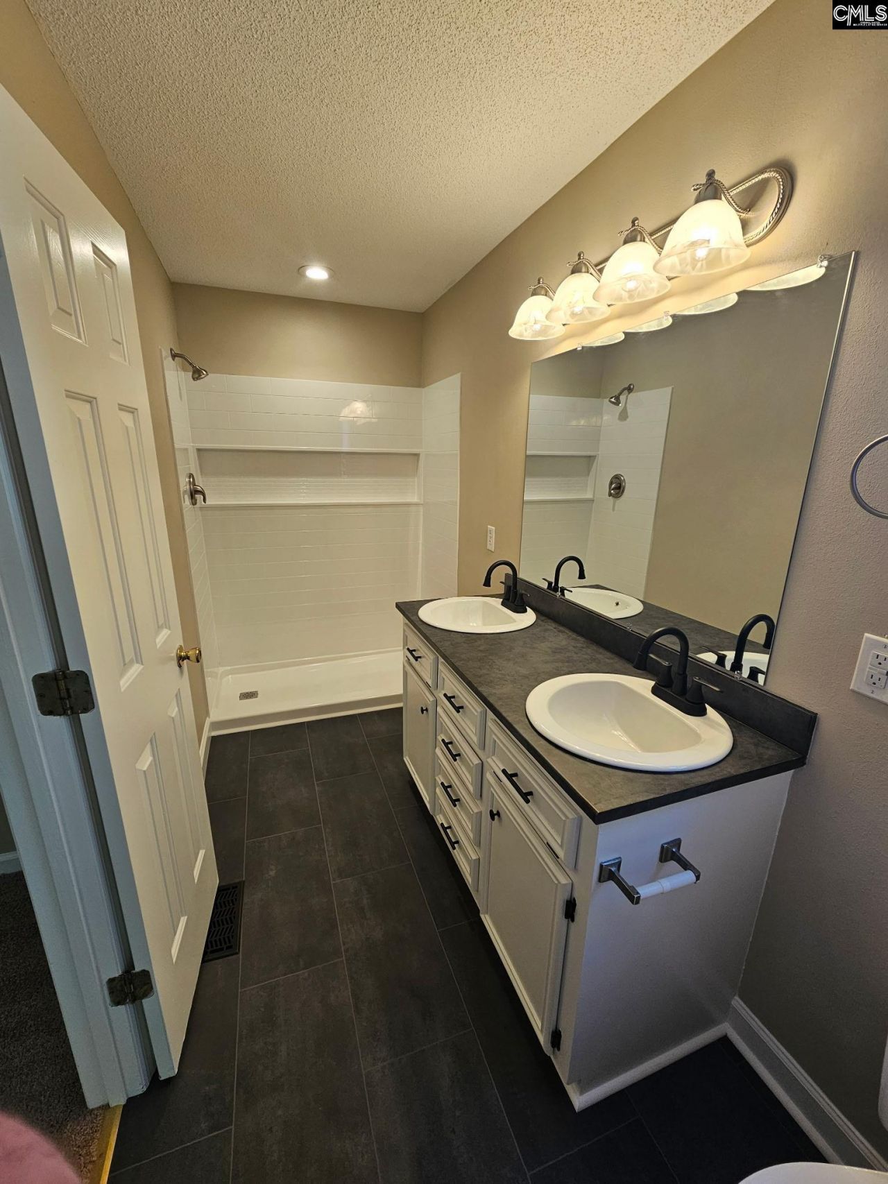 516 Wilmuth Circle  Photo 6