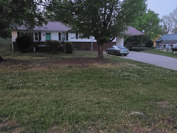 806 Bennett Street , Sweetwater, TN 37874