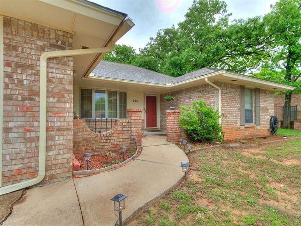 224 Chaucer Cresent Street, Midwest City, OK 73130