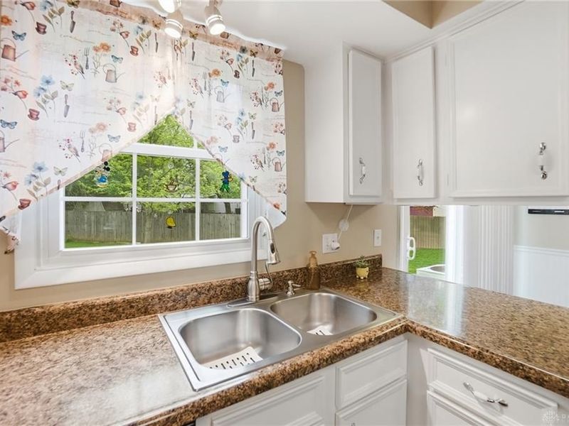 5408 Flicker Way, Dayton, OH 45424 Photo 11