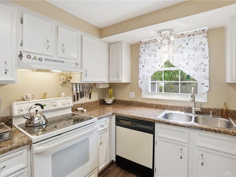 5408 Flicker Way, Dayton, OH 45424 Photo 9