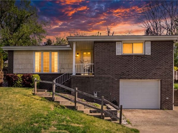 42 Manor Rd, Donora, PA 15033