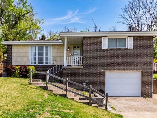 42 Manor Rd, Donora, PA 15033