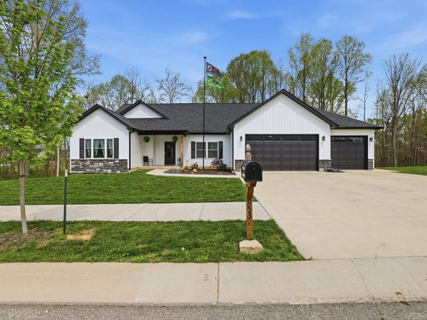 953 S Lantern Lane, Ellettsville, IN 47429